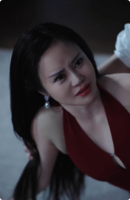 年上月光之姐姐的专属骑士$李亚云＆恩佩佩